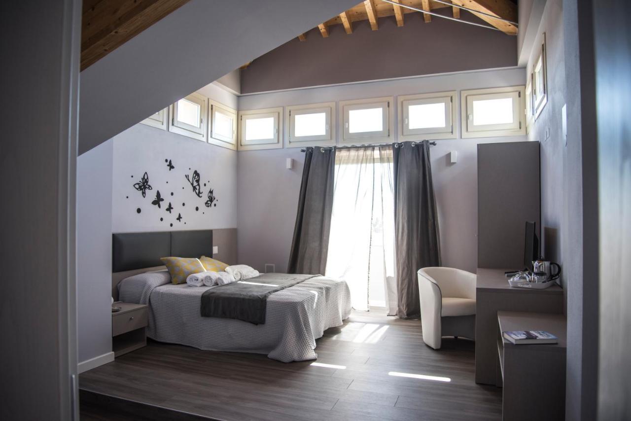 Michela Bb & Relais Bed and Breakfast Lonato Eksteriør billede