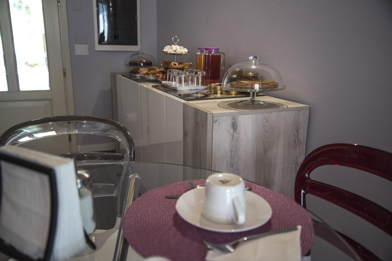 Michela Bb & Relais Bed and Breakfast Lonato Eksteriør billede